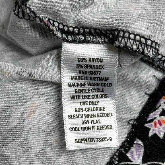 a.n.a. A New Approach Black‎ Floral Cap Sleeve Dress Womens Size Medium Pullover - Picture 9 of 10